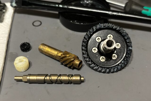 釣具　リール　オーバーホール　シマノ　ミレニアムステラ4000SS　ギアグリス塗布　ピニオンギア　ドライブギア　ウォームシャフト　中間ギア